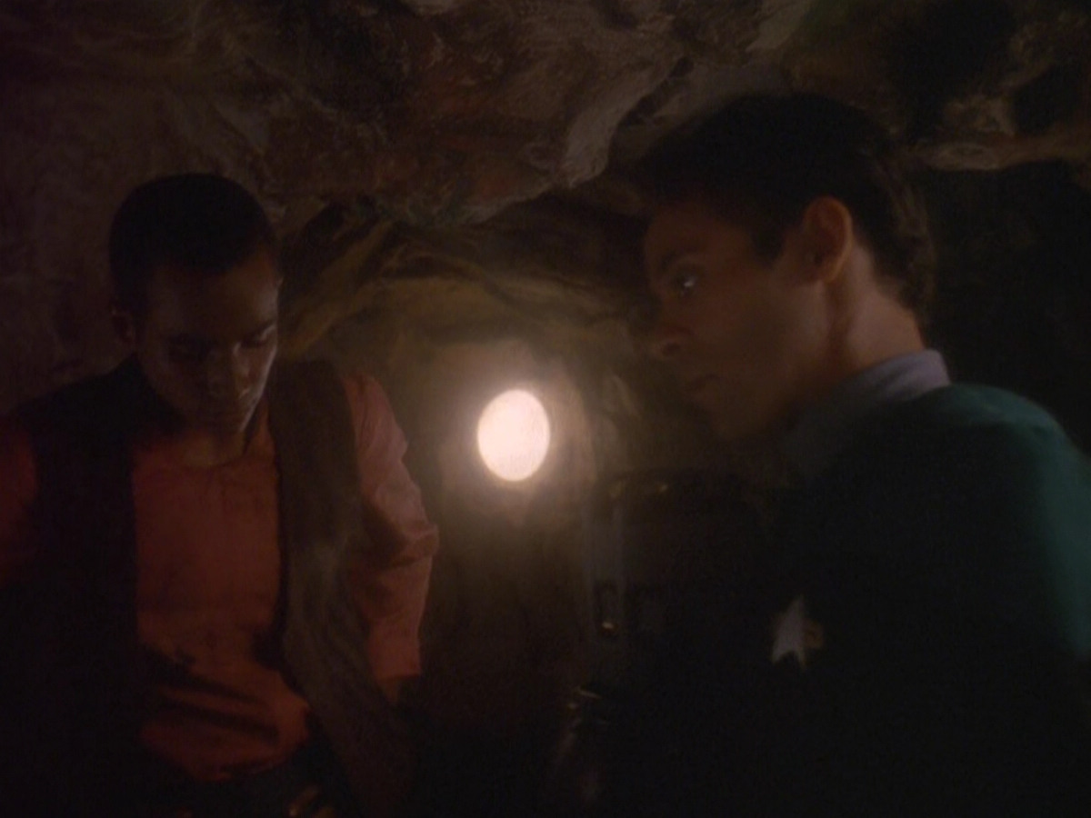 extant_StarTrek_DS9_5x04-NorTheBattleToTheStrong_03282.jpg