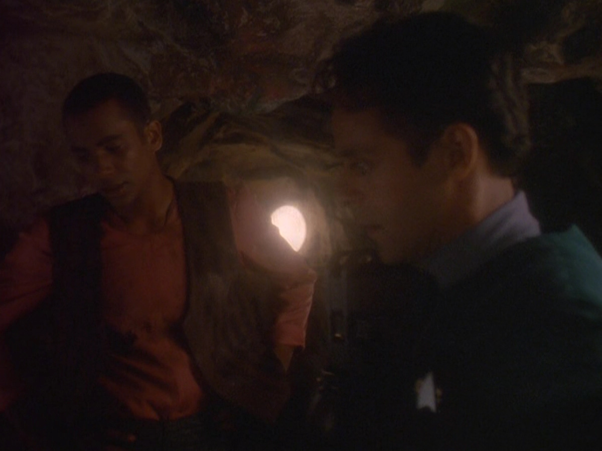 extant_StarTrek_DS9_5x04-NorTheBattleToTheStrong_03284.jpg