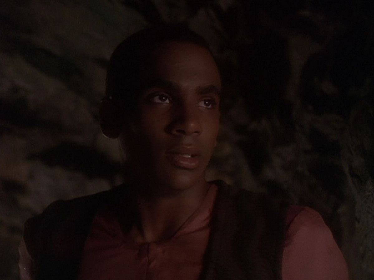 extant_StarTrek_DS9_5x04-NorTheBattleToTheStrong_03327.jpg
