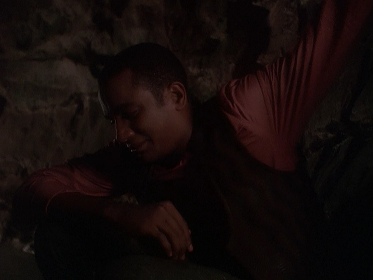extant_StarTrek_DS9_5x04-NorTheBattleToTheStrong_03353.jpg