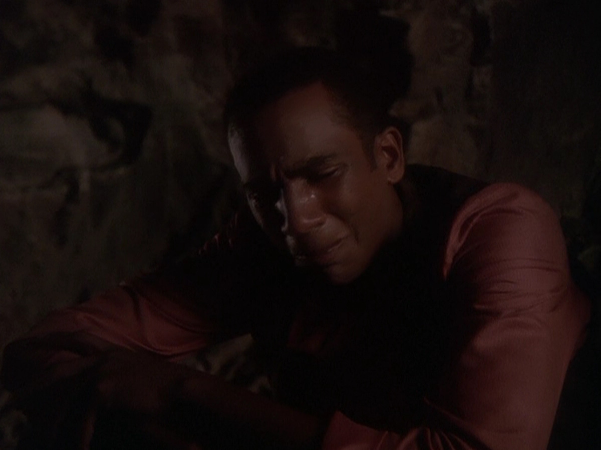 extant_StarTrek_DS9_5x04-NorTheBattleToTheStrong_03362.jpg