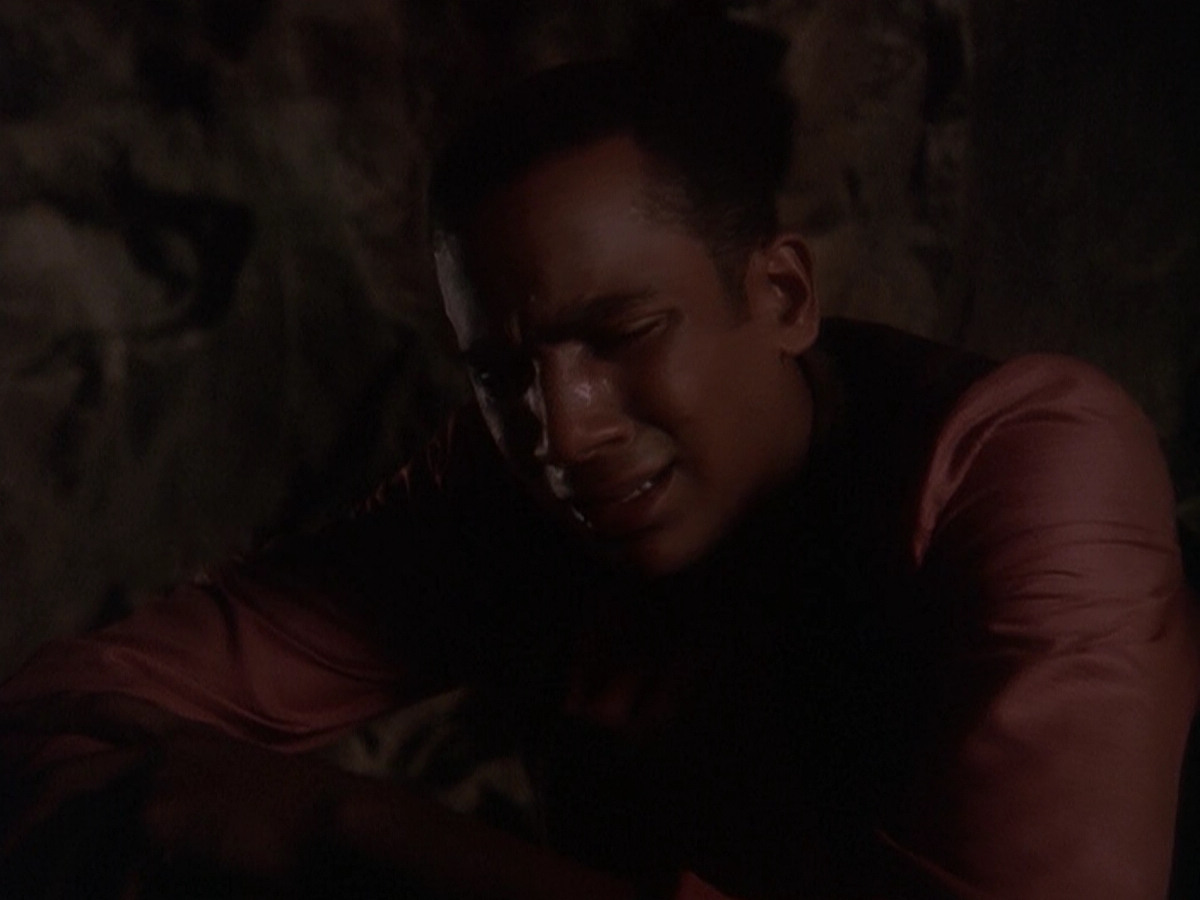 extant_StarTrek_DS9_5x04-NorTheBattleToTheStrong_03364.jpg