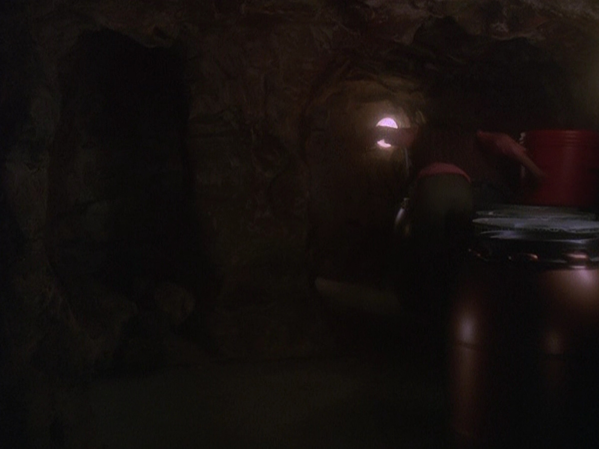 extant_StarTrek_DS9_5x04-NorTheBattleToTheStrong_03406.jpg