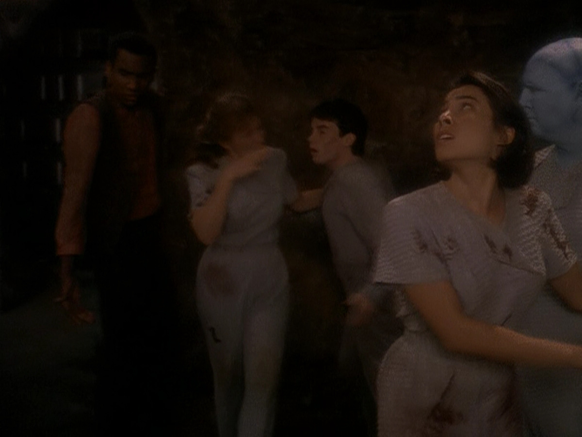 extant_StarTrek_DS9_5x04-NorTheBattleToTheStrong_03412.jpg
