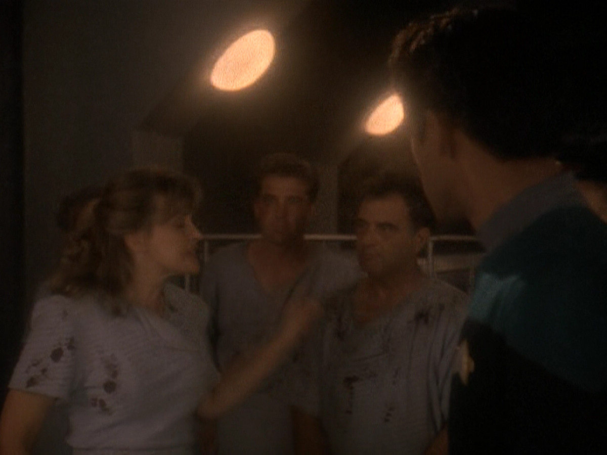extant_StarTrek_DS9_5x04-NorTheBattleToTheStrong_03424.jpg