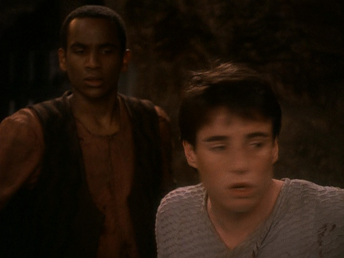 extant_StarTrek_DS9_5x04-NorTheBattleToTheStrong_03429.jpg