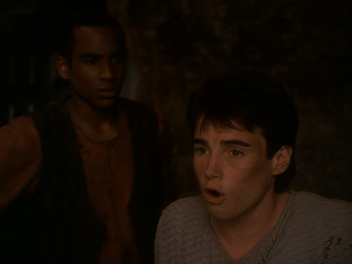 extant_StarTrek_DS9_5x04-NorTheBattleToTheStrong_03430.jpg