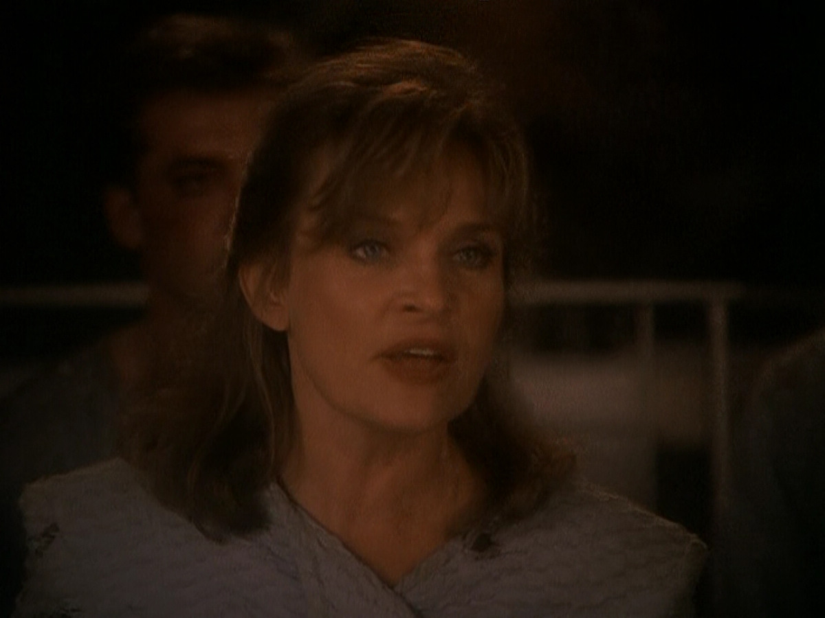 extant_StarTrek_DS9_5x04-NorTheBattleToTheStrong_03438.jpg