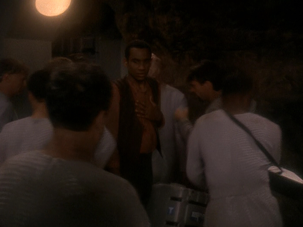 extant_StarTrek_DS9_5x04-NorTheBattleToTheStrong_03456.jpg