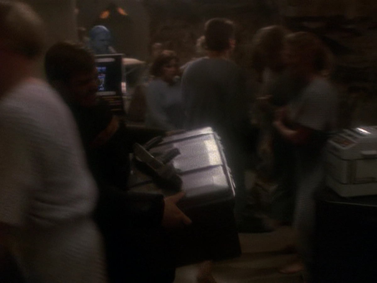 extant_StarTrek_DS9_5x04-NorTheBattleToTheStrong_03464.jpg