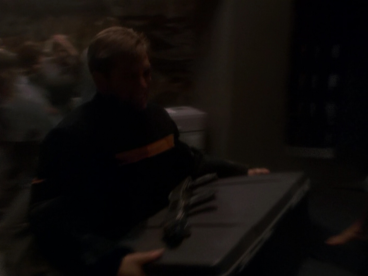 extant_StarTrek_DS9_5x04-NorTheBattleToTheStrong_03465.jpg