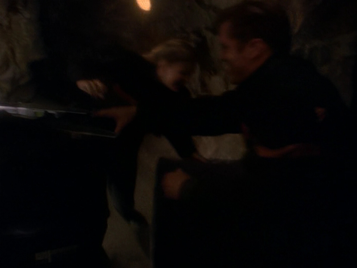 extant_StarTrek_DS9_5x04-NorTheBattleToTheStrong_03476.jpg