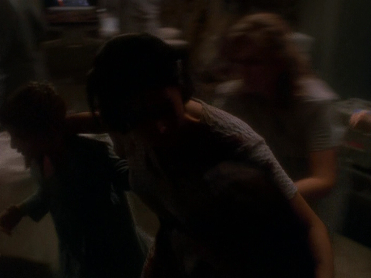 extant_StarTrek_DS9_5x04-NorTheBattleToTheStrong_03479.jpg