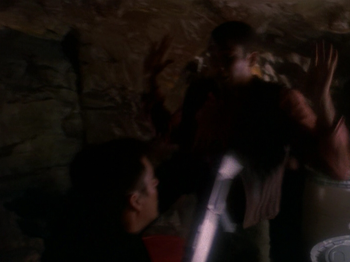 extant_StarTrek_DS9_5x04-NorTheBattleToTheStrong_03512.jpg