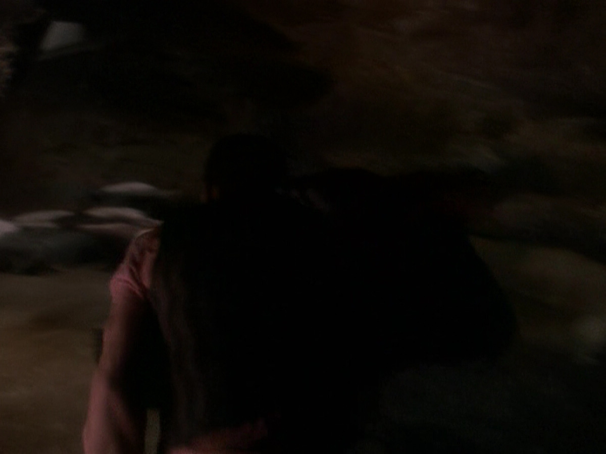 extant_StarTrek_DS9_5x04-NorTheBattleToTheStrong_03515.jpg