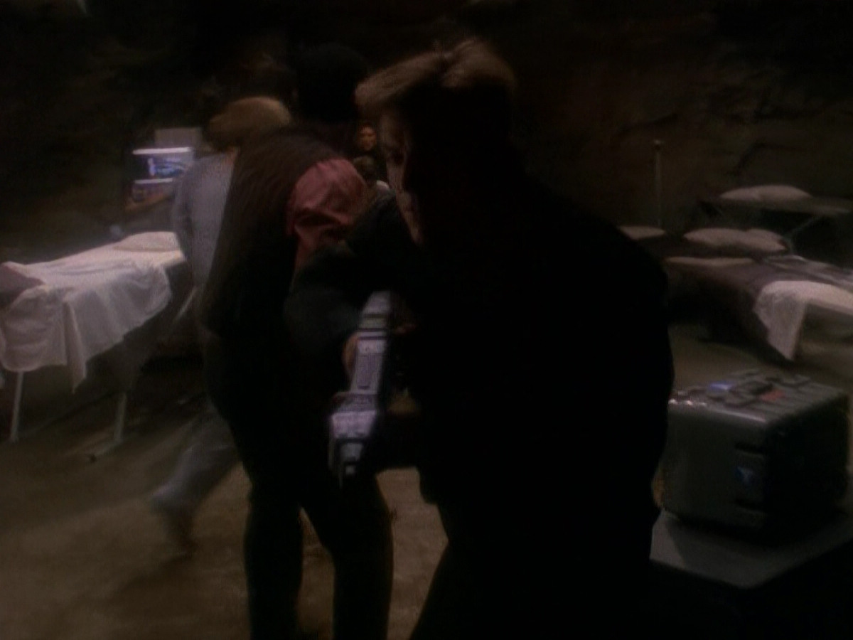 extant_StarTrek_DS9_5x04-NorTheBattleToTheStrong_03517.jpg