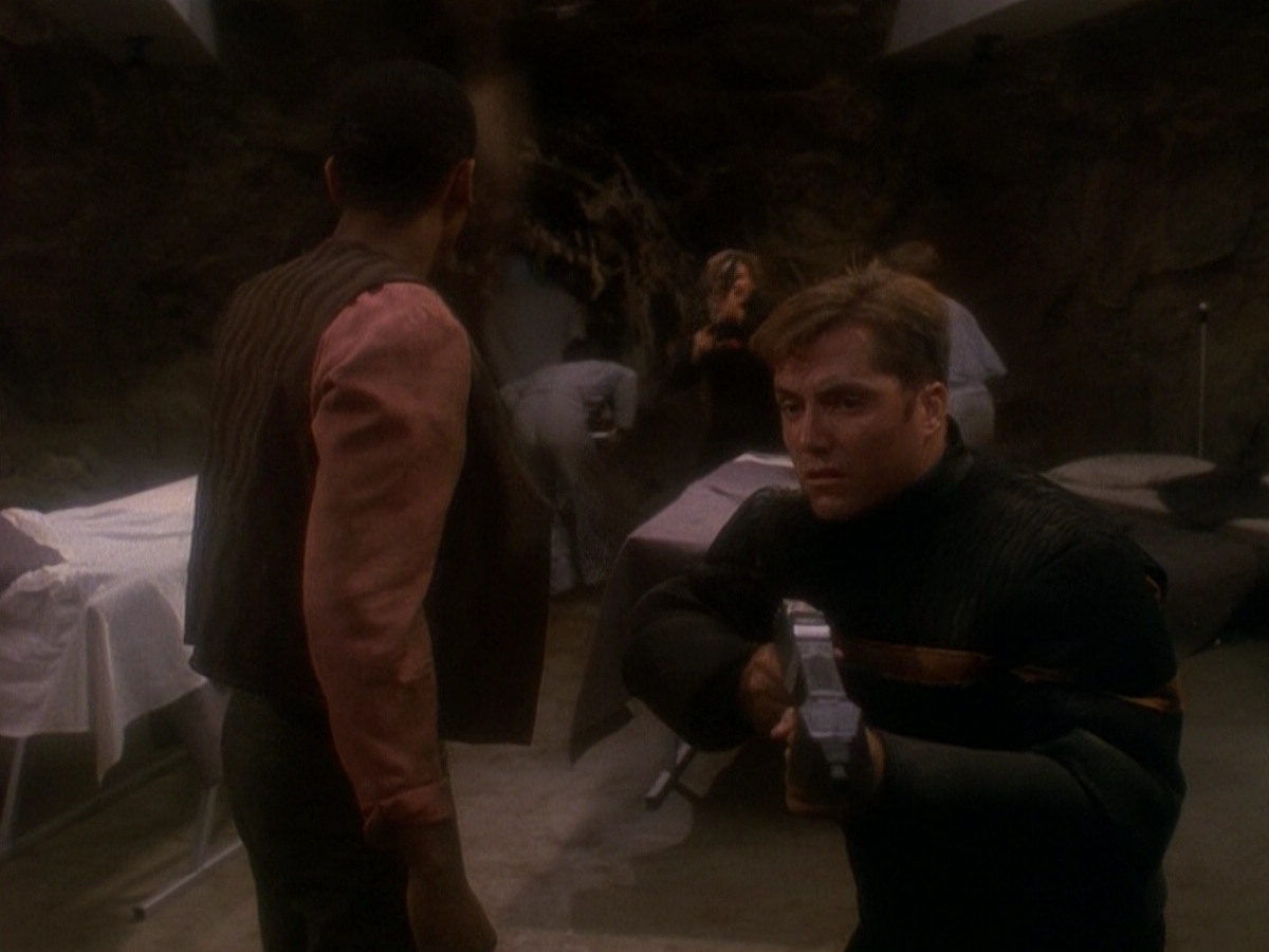 extant_StarTrek_DS9_5x04-NorTheBattleToTheStrong_03522.jpg