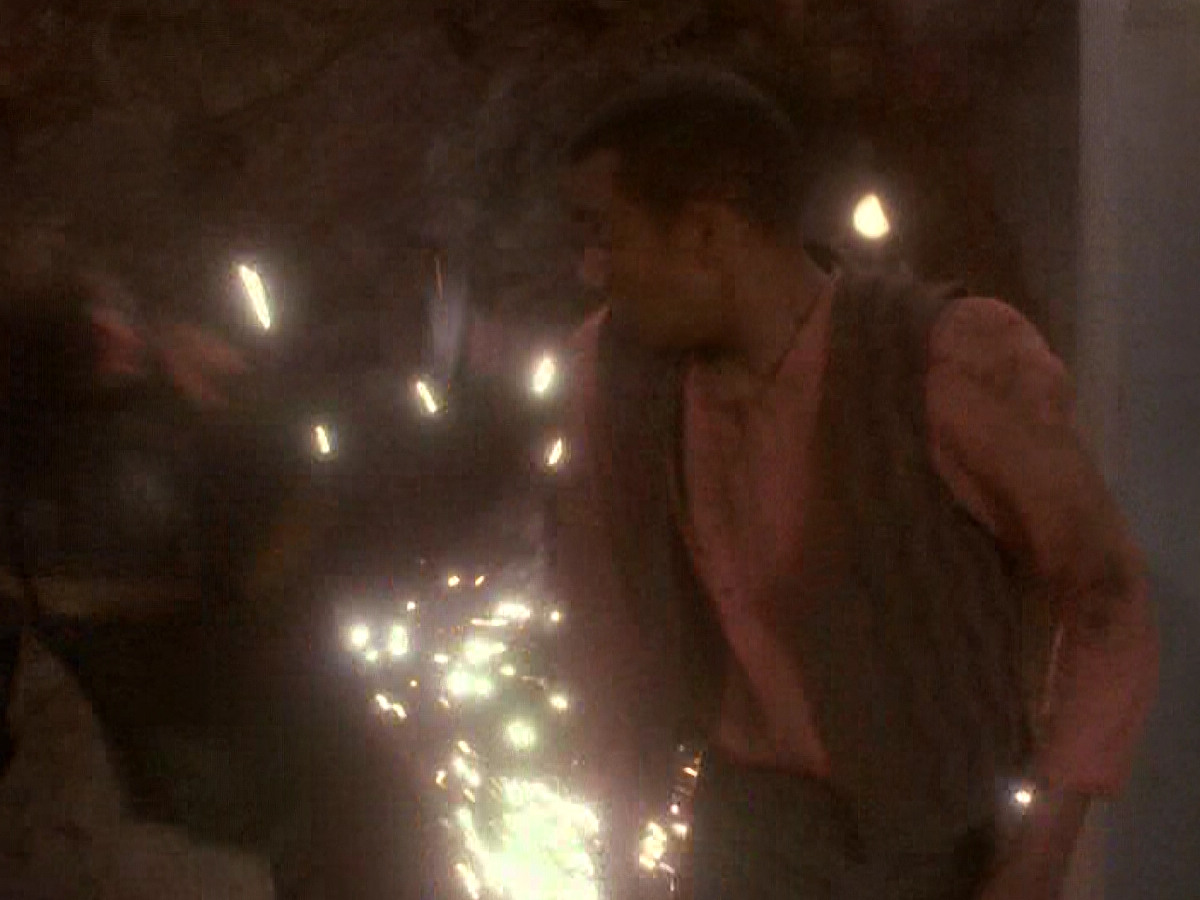 extant_StarTrek_DS9_5x04-NorTheBattleToTheStrong_03523.jpg