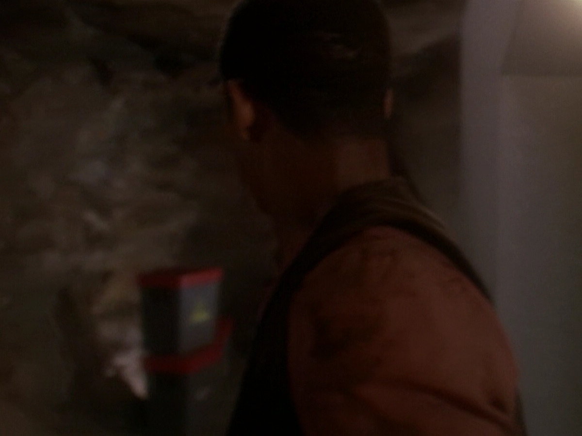 extant_StarTrek_DS9_5x04-NorTheBattleToTheStrong_03526.jpg