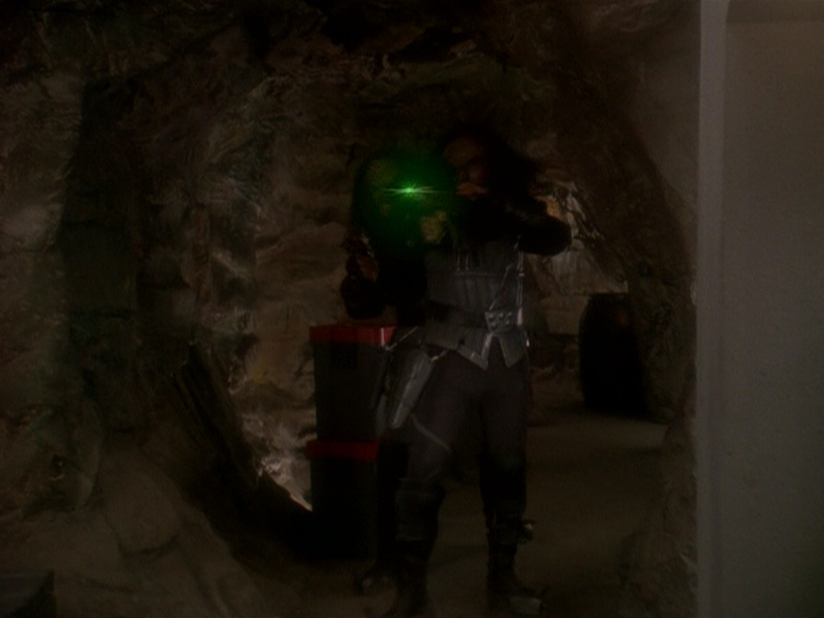 extant_StarTrek_DS9_5x04-NorTheBattleToTheStrong_03527.jpg