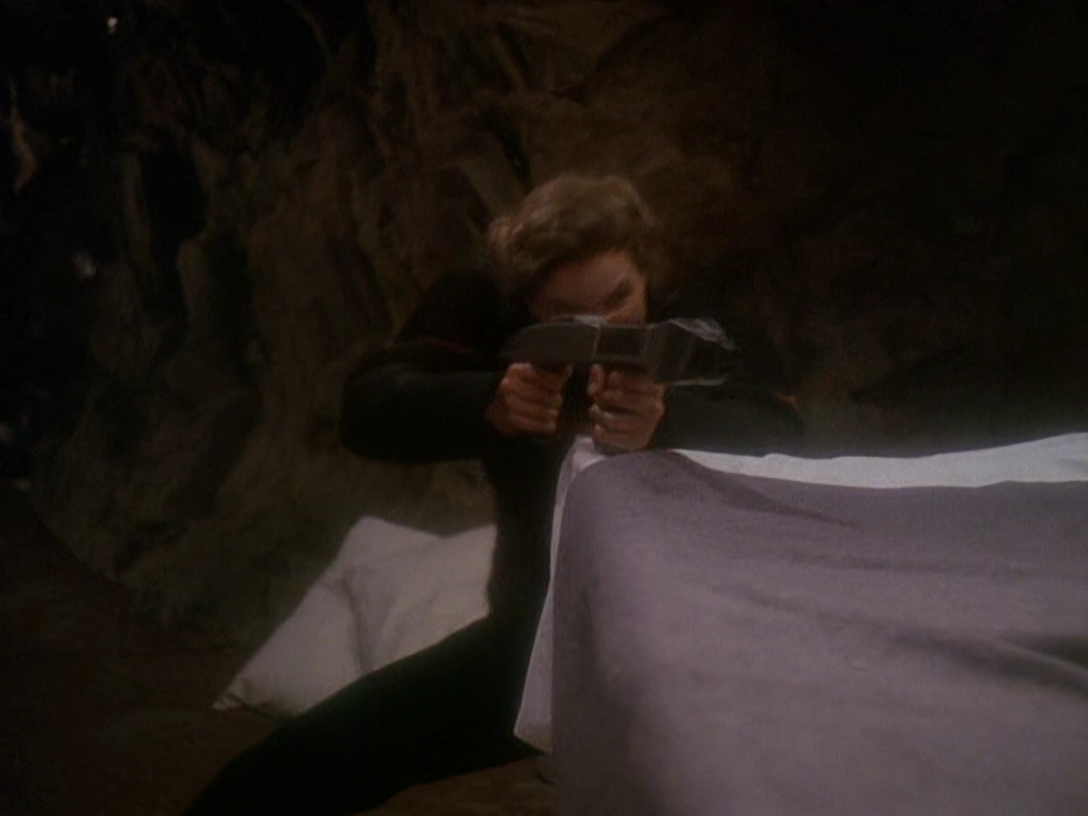 extant_StarTrek_DS9_5x04-NorTheBattleToTheStrong_03531.jpg