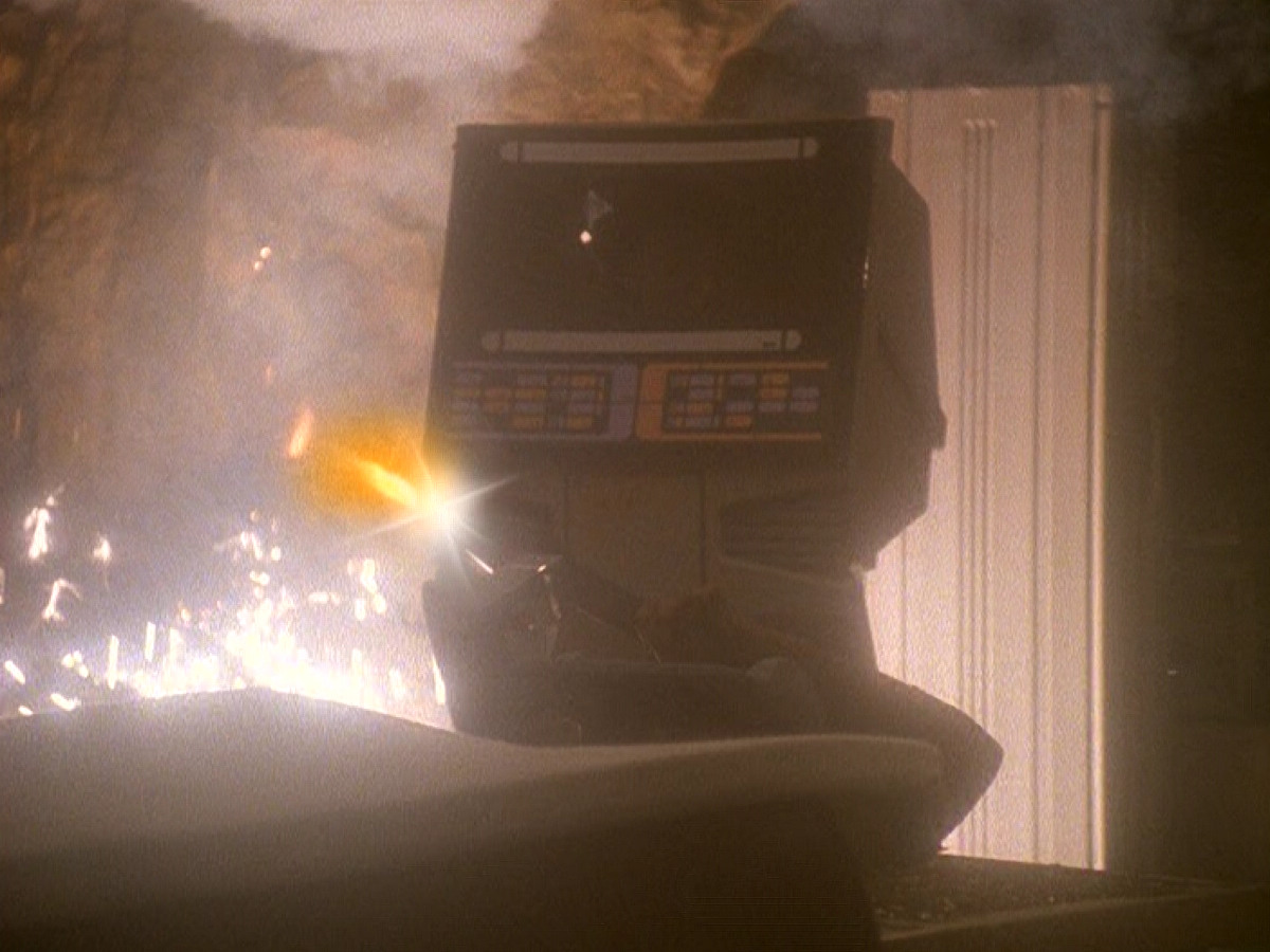 extant_StarTrek_DS9_5x04-NorTheBattleToTheStrong_03561.jpg