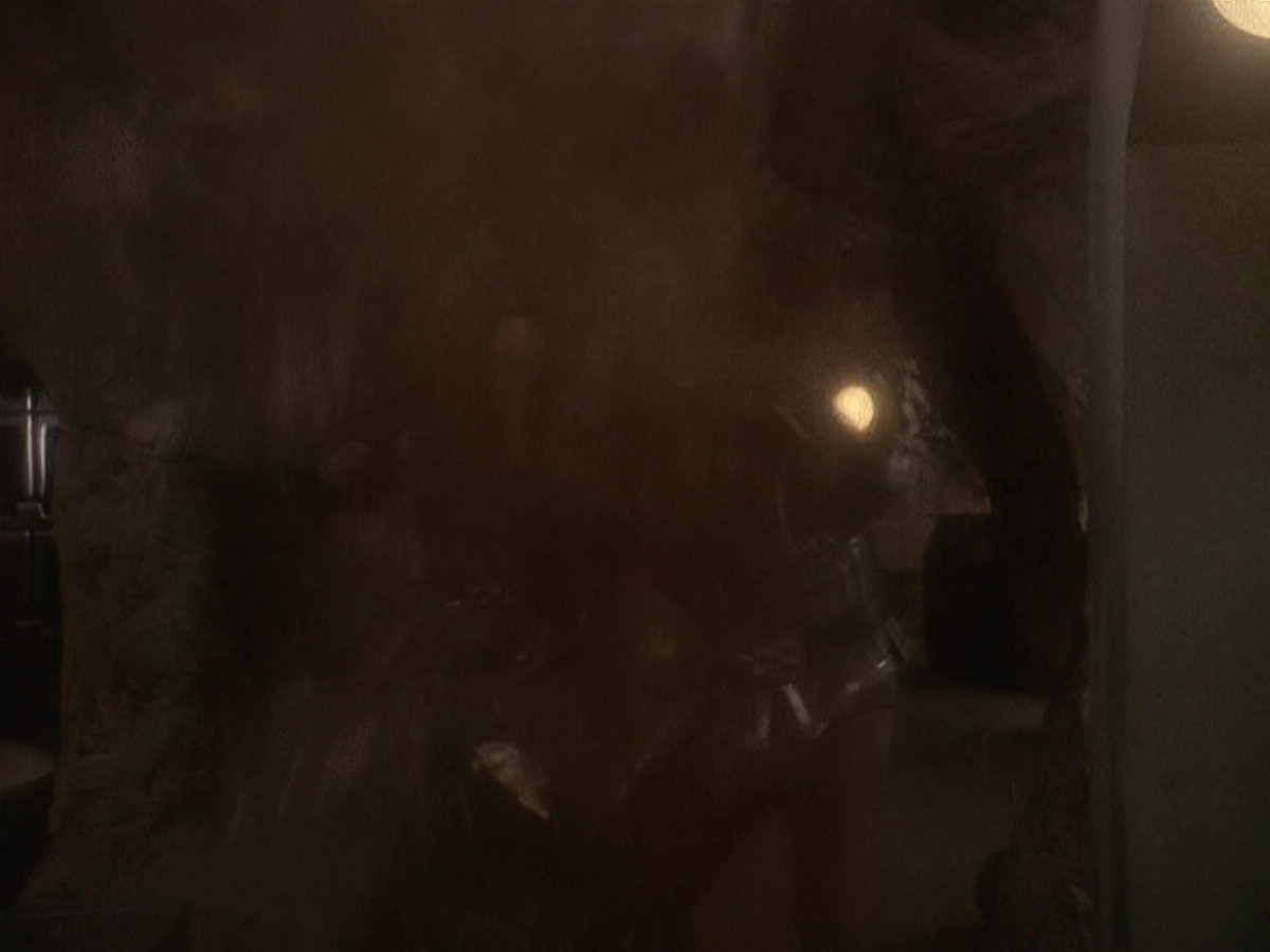 extant_StarTrek_DS9_5x04-NorTheBattleToTheStrong_03570.jpg