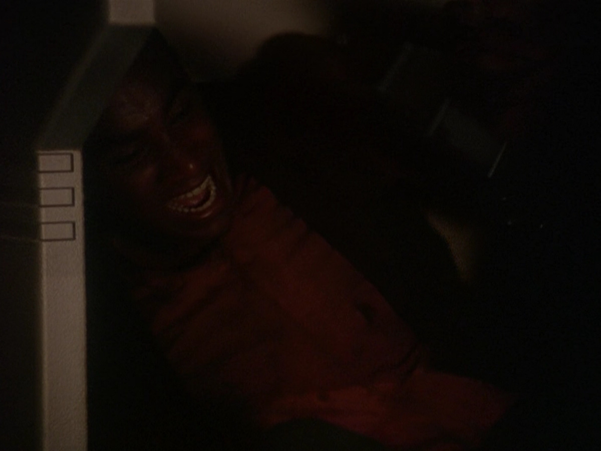 extant_StarTrek_DS9_5x04-NorTheBattleToTheStrong_03577.jpg