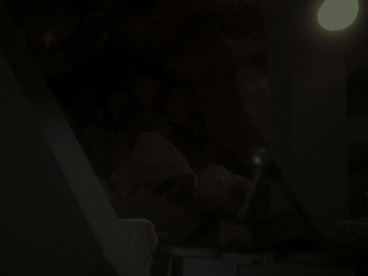 extant_StarTrek_DS9_5x04-NorTheBattleToTheStrong_03581.jpg