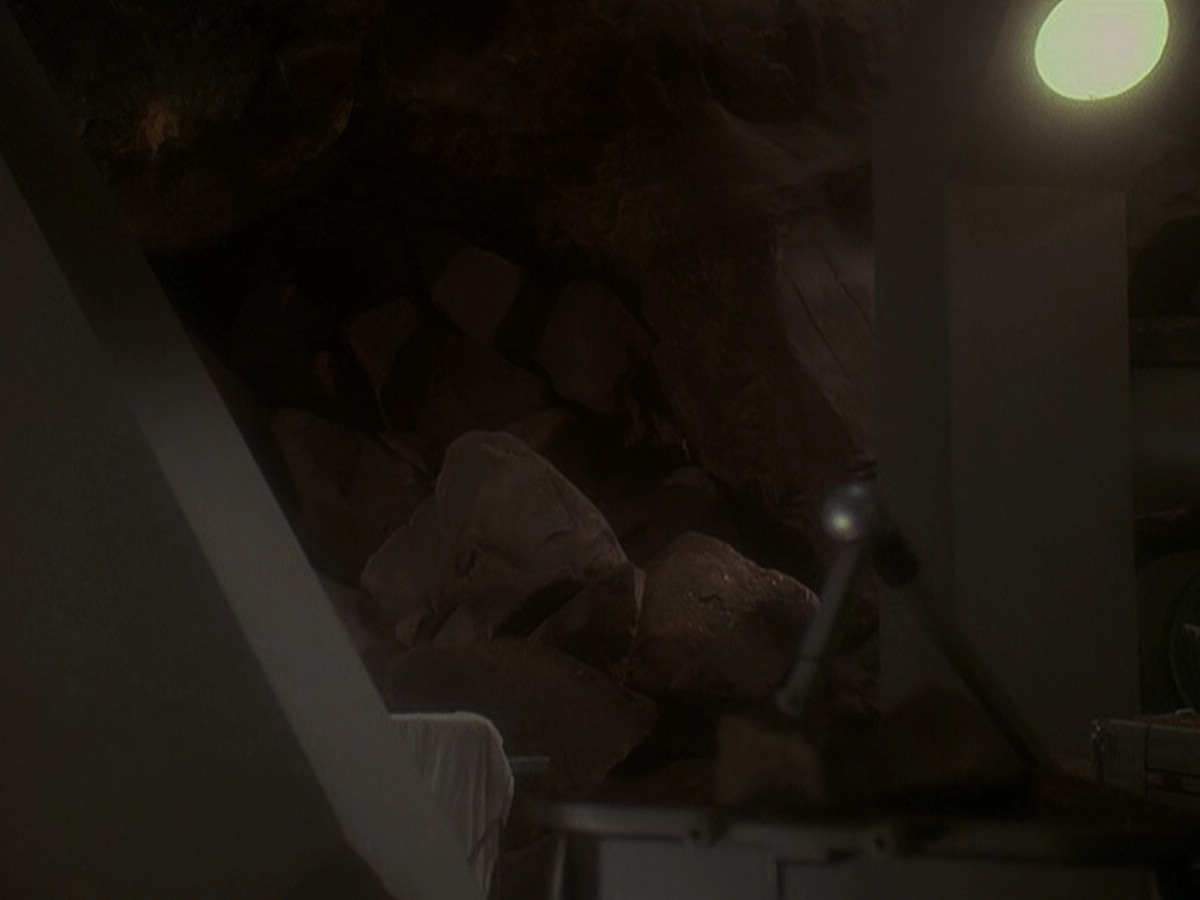 extant_StarTrek_DS9_5x04-NorTheBattleToTheStrong_03582.jpg