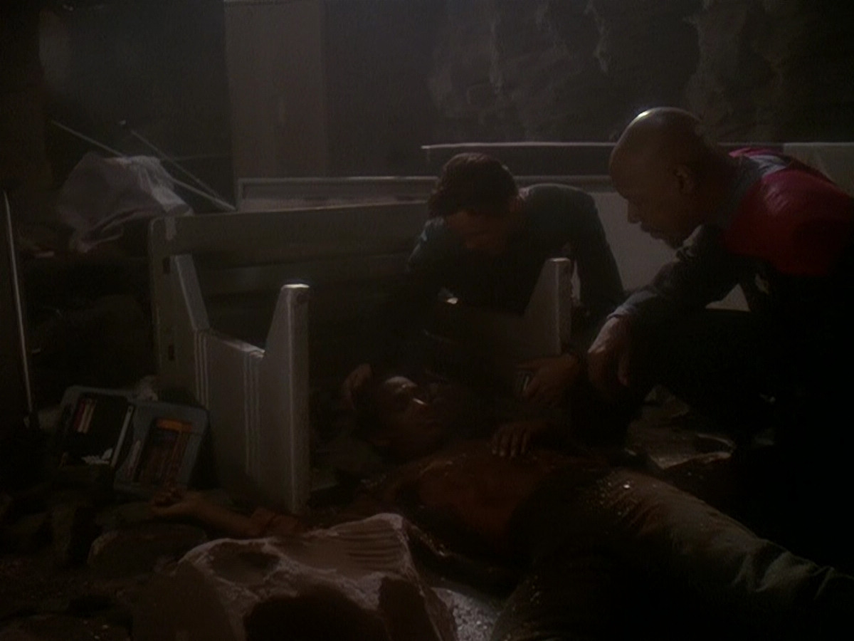 extant_StarTrek_DS9_5x04-NorTheBattleToTheStrong_03592.jpg