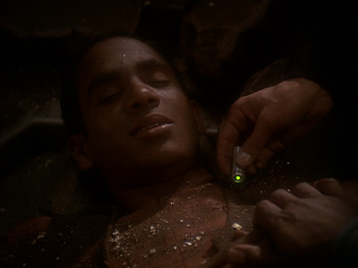 extant_StarTrek_DS9_5x04-NorTheBattleToTheStrong_03605.jpg