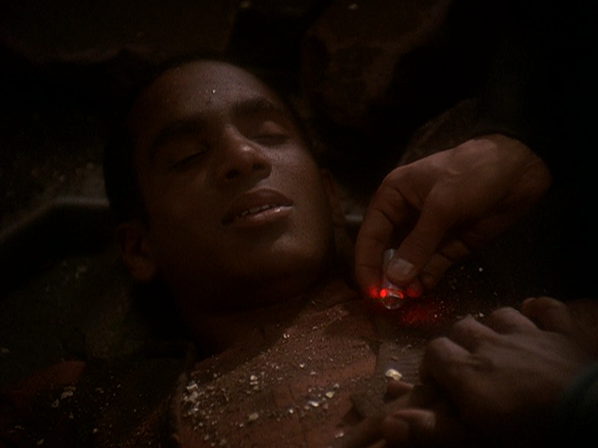 extant_StarTrek_DS9_5x04-NorTheBattleToTheStrong_03606.jpg