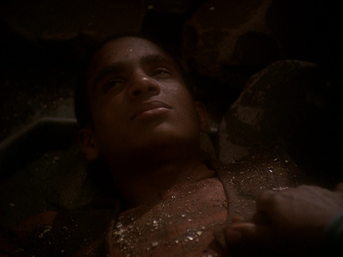 extant_StarTrek_DS9_5x04-NorTheBattleToTheStrong_03627.jpg