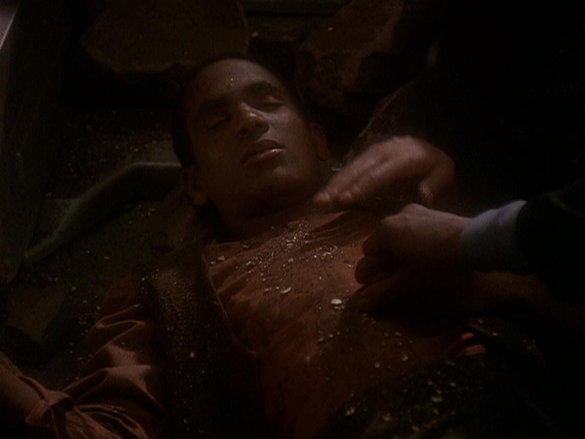 extant_StarTrek_DS9_5x04-NorTheBattleToTheStrong_03637.jpg