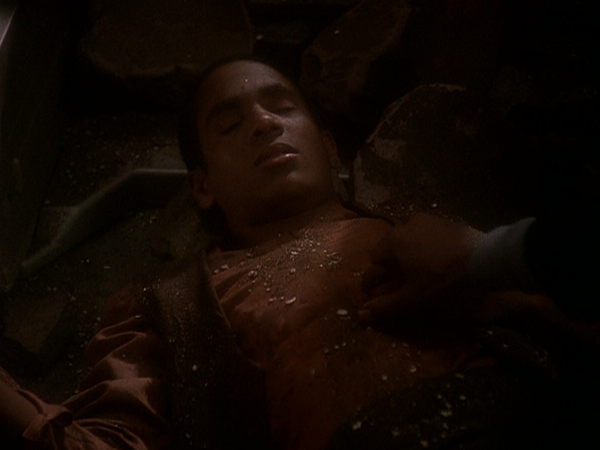 extant_StarTrek_DS9_5x04-NorTheBattleToTheStrong_03640.jpg