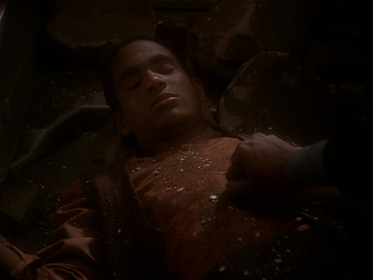 extant_StarTrek_DS9_5x04-NorTheBattleToTheStrong_03641.jpg