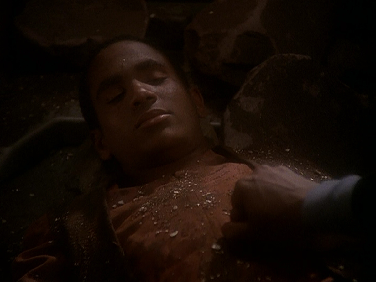 extant_StarTrek_DS9_5x04-NorTheBattleToTheStrong_03645.jpg