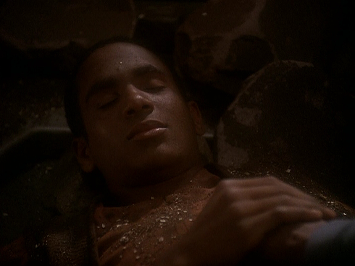 extant_StarTrek_DS9_5x04-NorTheBattleToTheStrong_03649.jpg