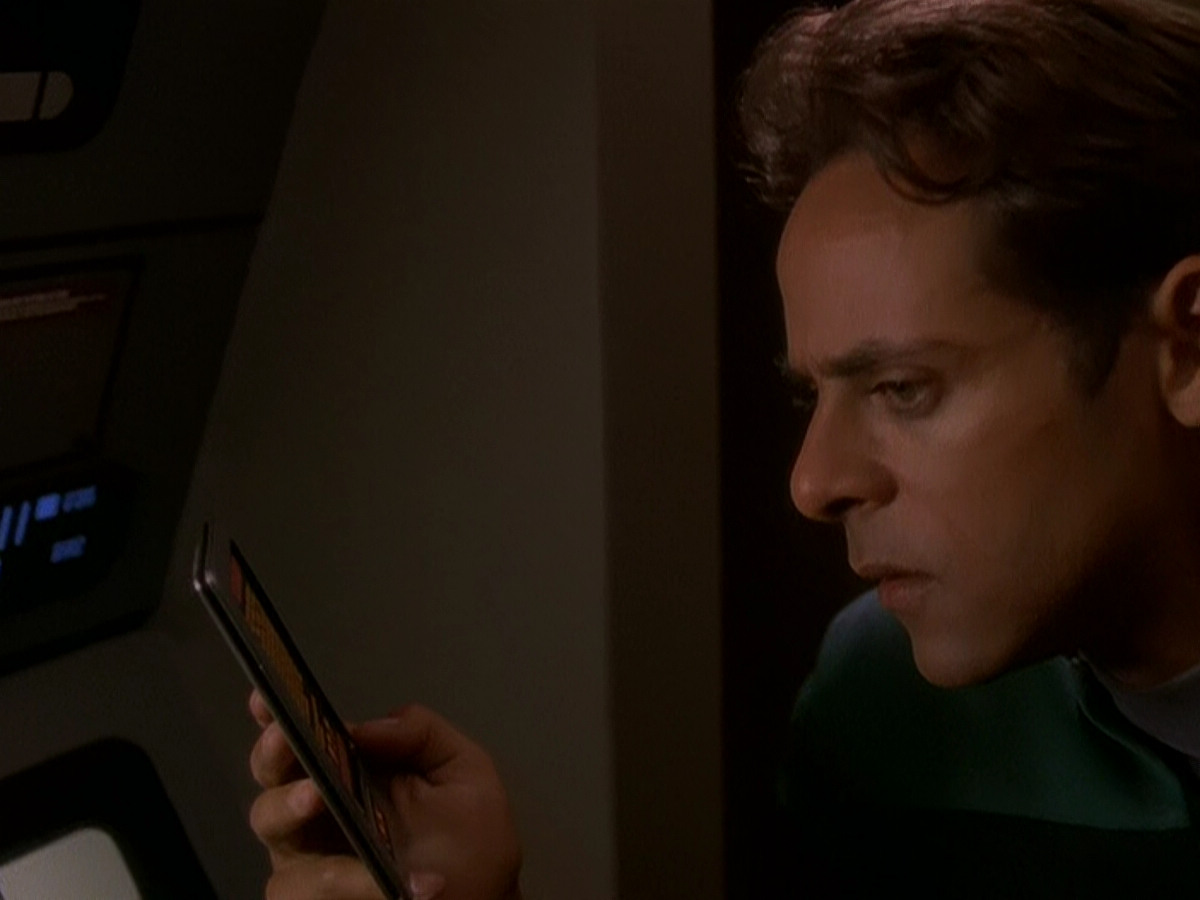 extant_StarTrek_DS9_5x04-NorTheBattleToTheStrong_03662.jpg