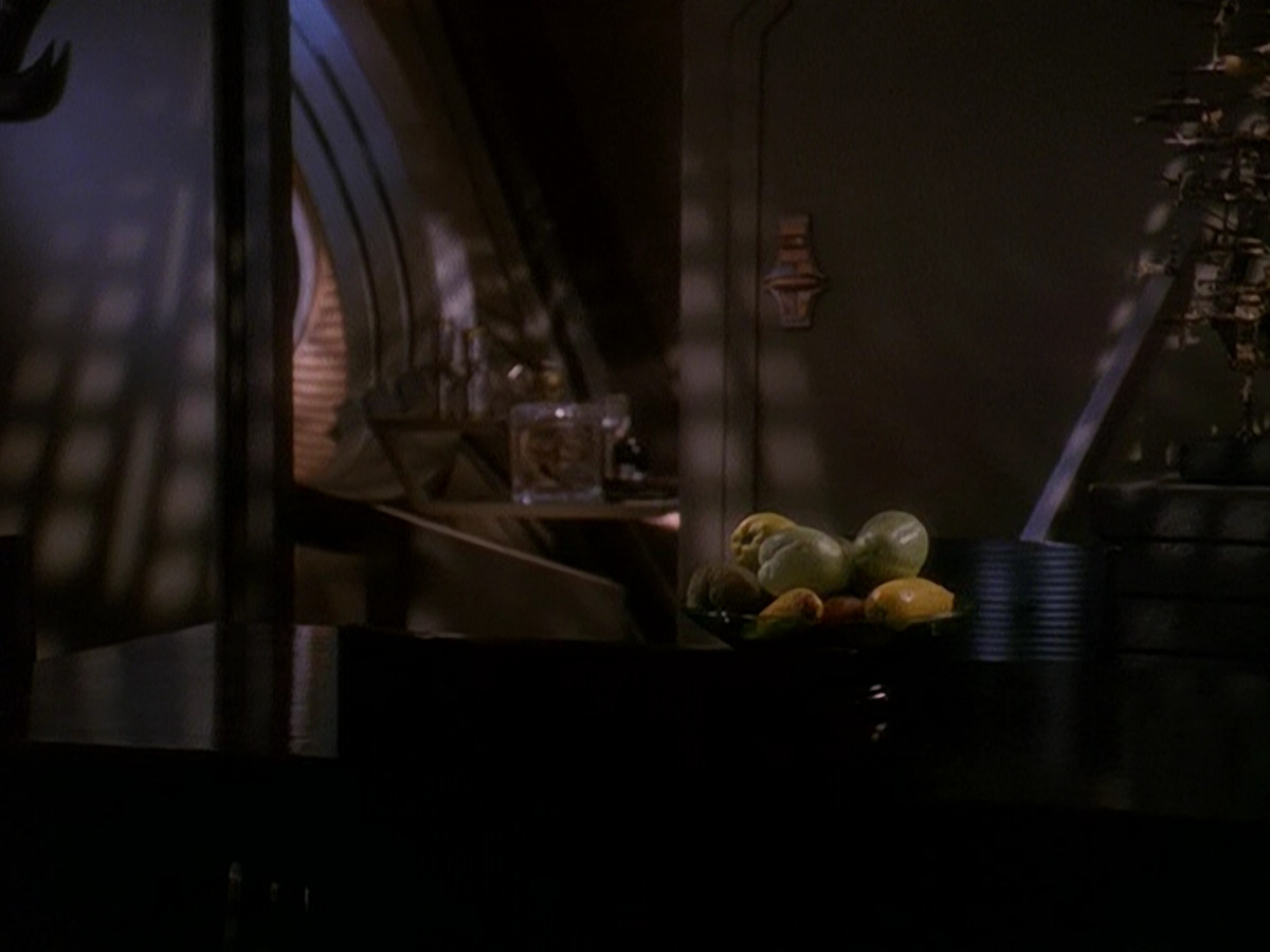 extant_StarTrek_DS9_5x04-NorTheBattleToTheStrong_03675.jpg