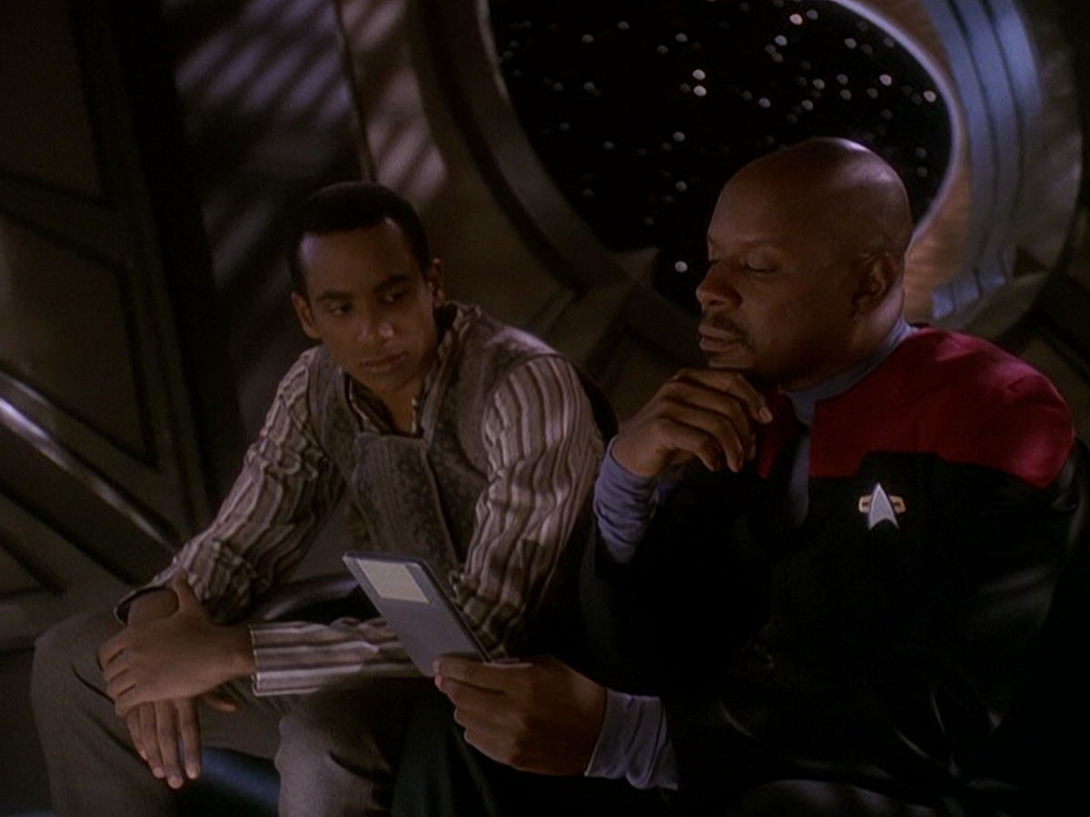 extant_StarTrek_DS9_5x04-NorTheBattleToTheStrong_03690.jpg