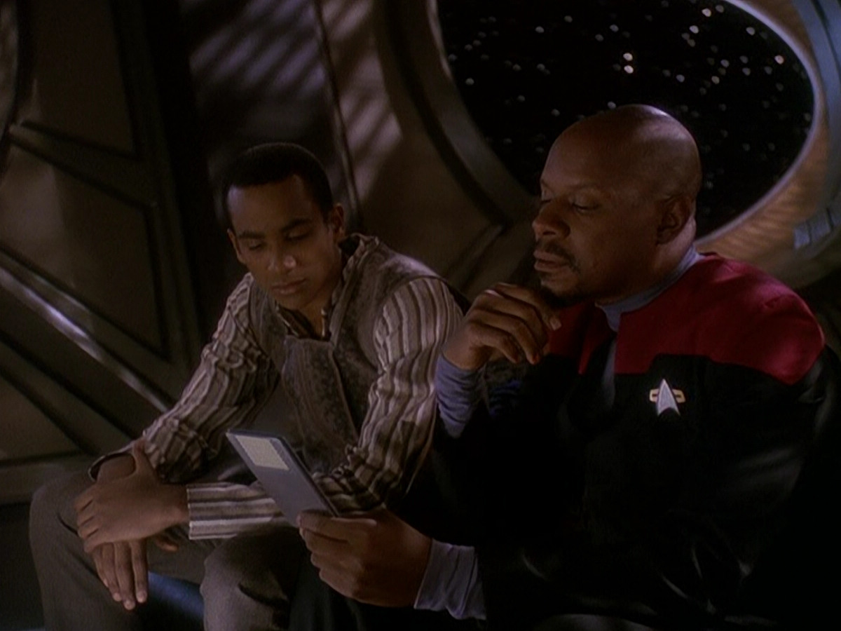 extant_StarTrek_DS9_5x04-NorTheBattleToTheStrong_03692.jpg