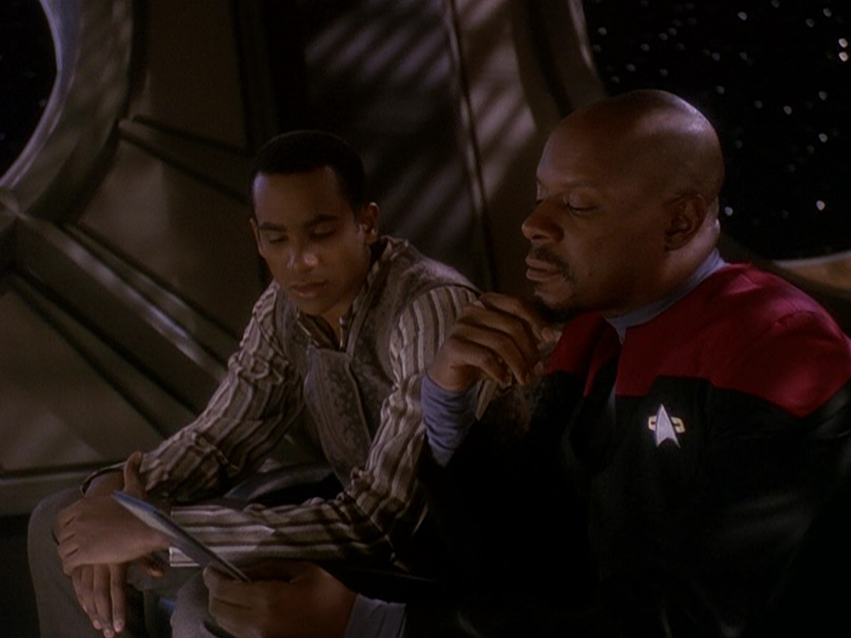 extant_StarTrek_DS9_5x04-NorTheBattleToTheStrong_03696.jpg