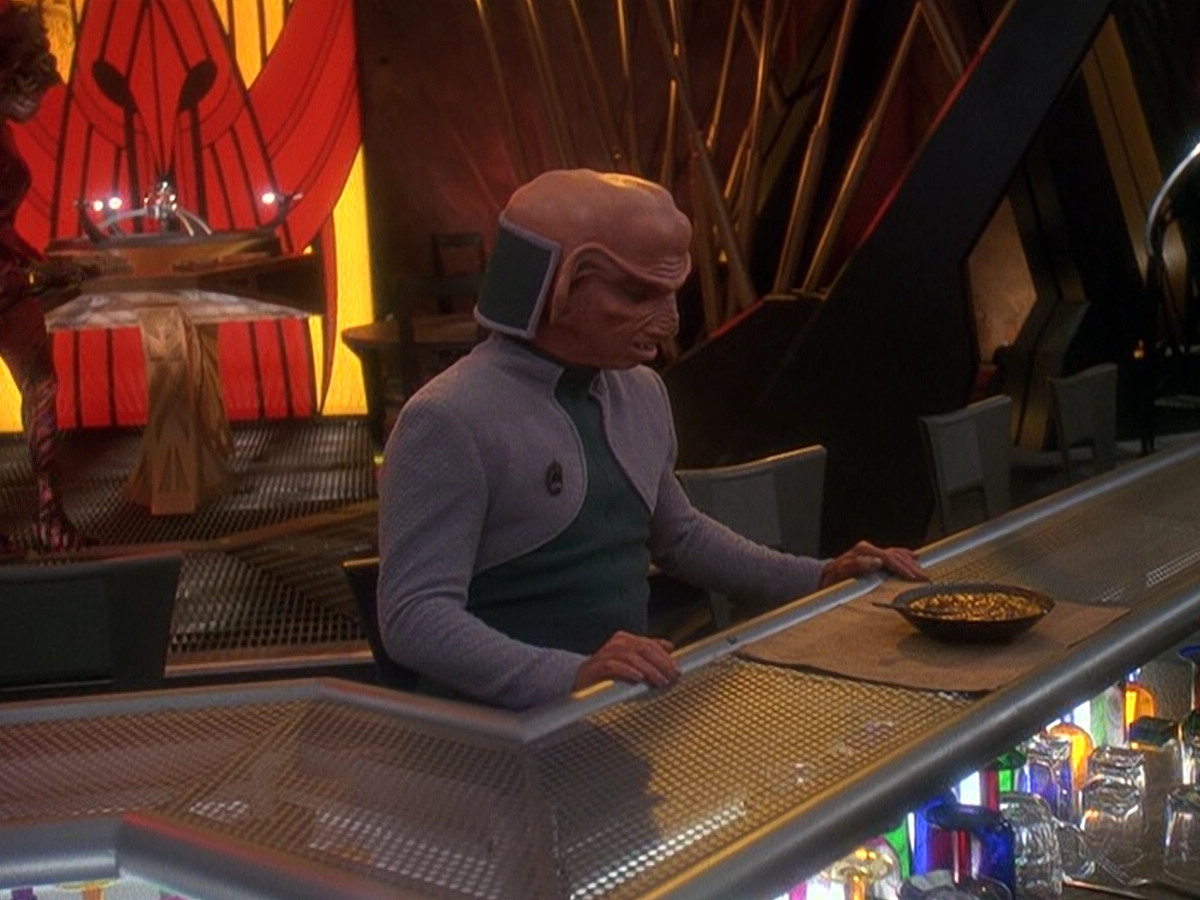 extant_StarTrek_DS9_5x05-TheAssignment_00026.jpg