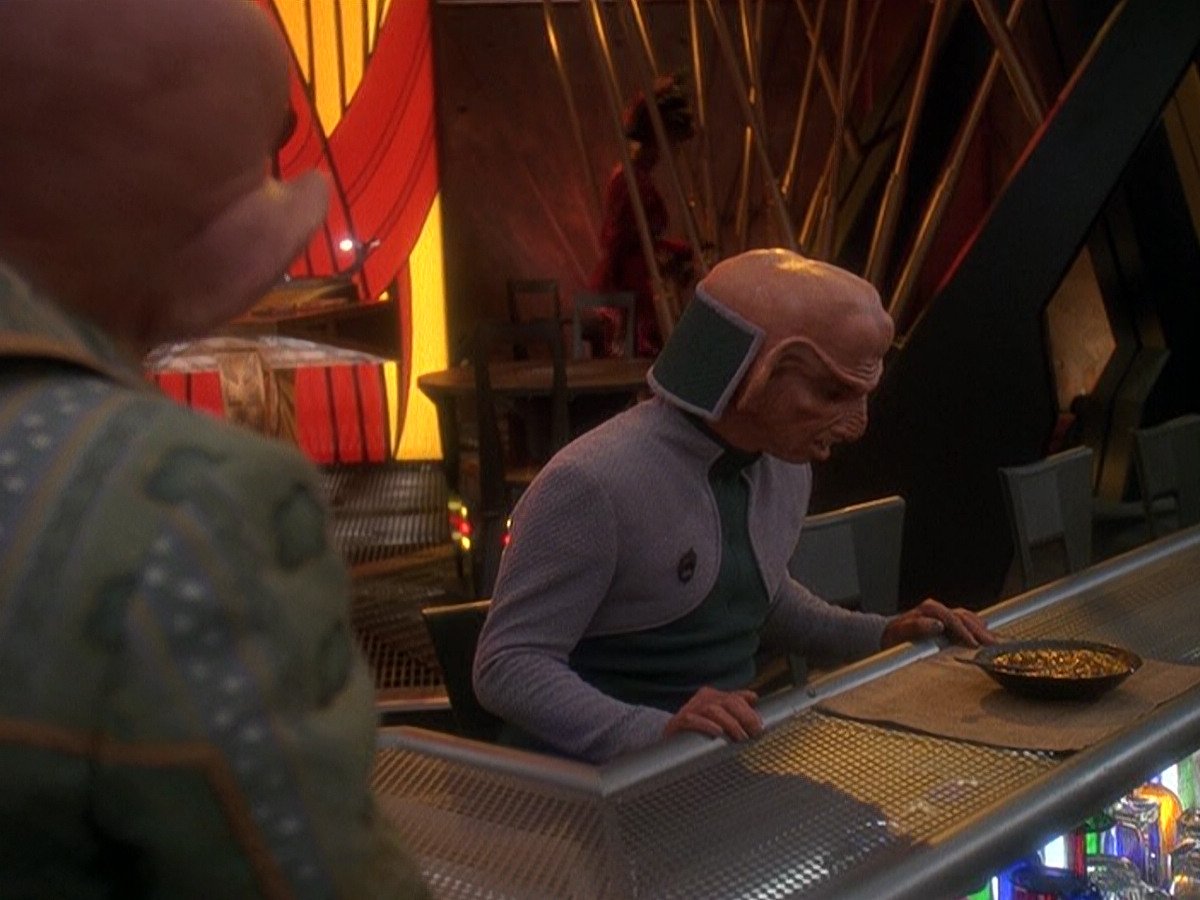 extant_StarTrek_DS9_5x05-TheAssignment_00031.jpg