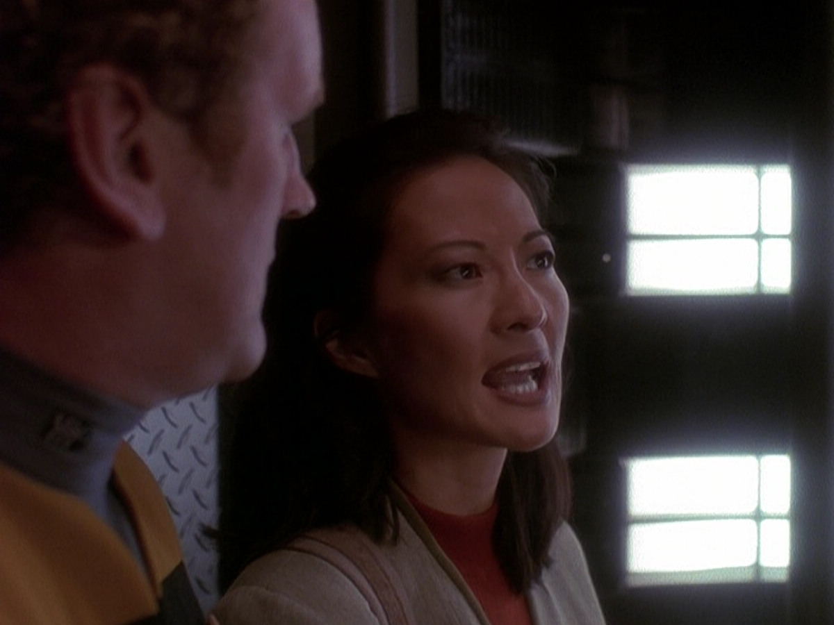 extant_StarTrek_DS9_5x05-TheAssignment_00802.jpg