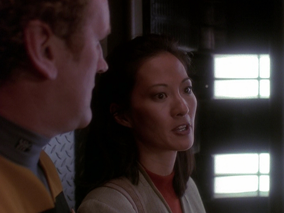 extant_StarTrek_DS9_5x05-TheAssignment_00806.jpg
