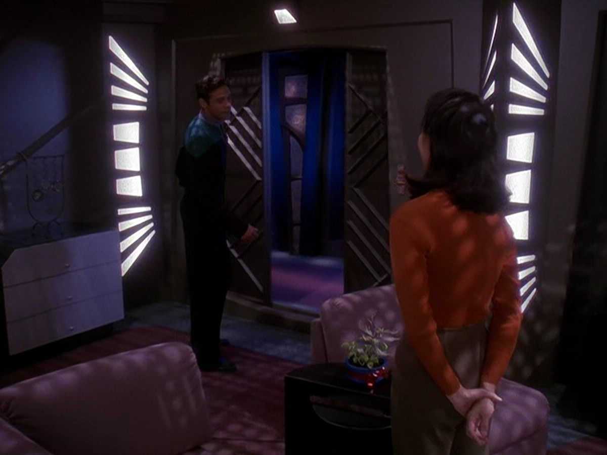 extant_StarTrek_DS9_5x05-TheAssignment_00969.jpg