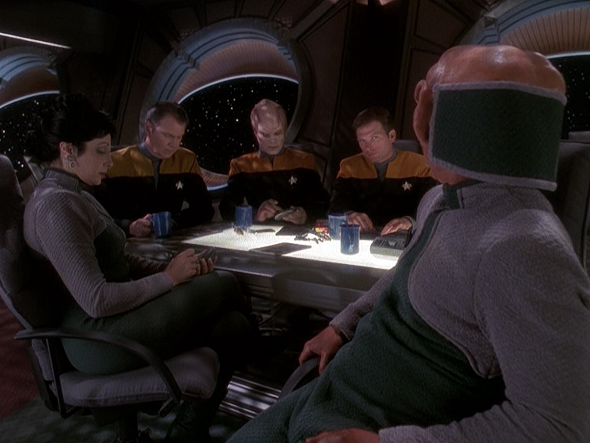extant_StarTrek_DS9_5x05-TheAssignment_01065.jpg